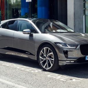 Едет дальше: Jaguar увеличил запас хода электрокроссовера I-Pace